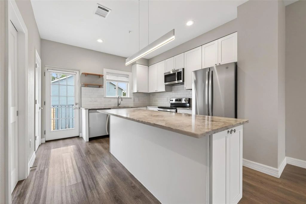 5262 Ella Boulevard 104, Houston