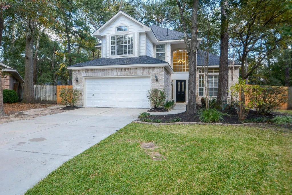 2 Eastwood Place, The Woodlands