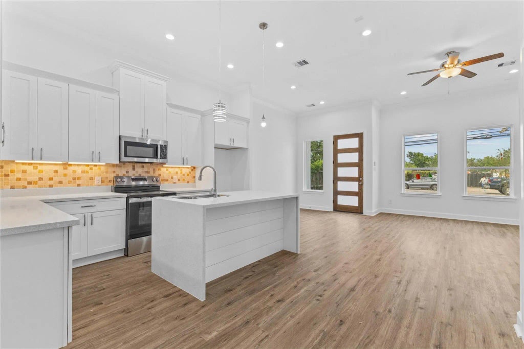 7805 Farnsworth Street B, Houston