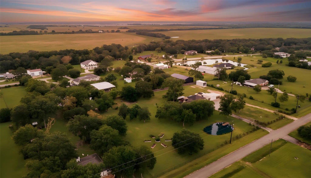 10725 Leslie Lane, Manvel