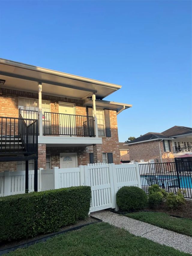 14333 Memorial Drive 31, Houston