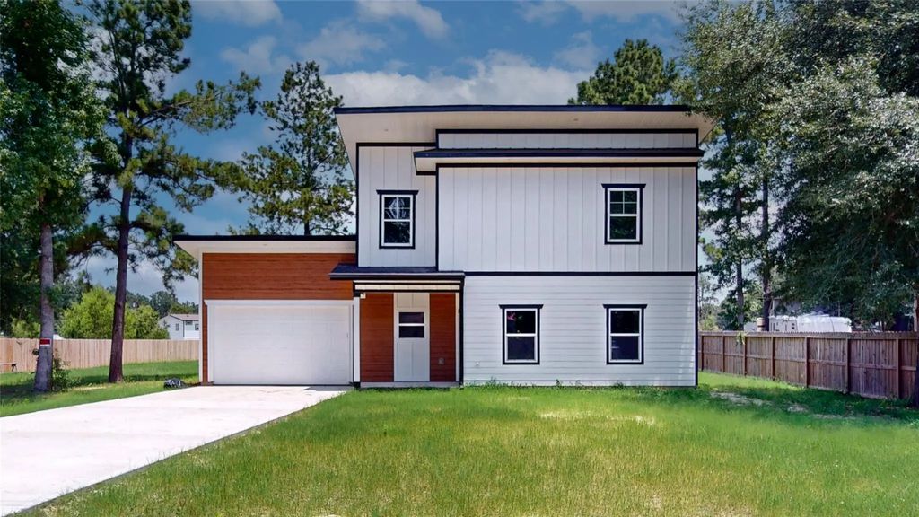 21665 County Road 3749d, Cleveland