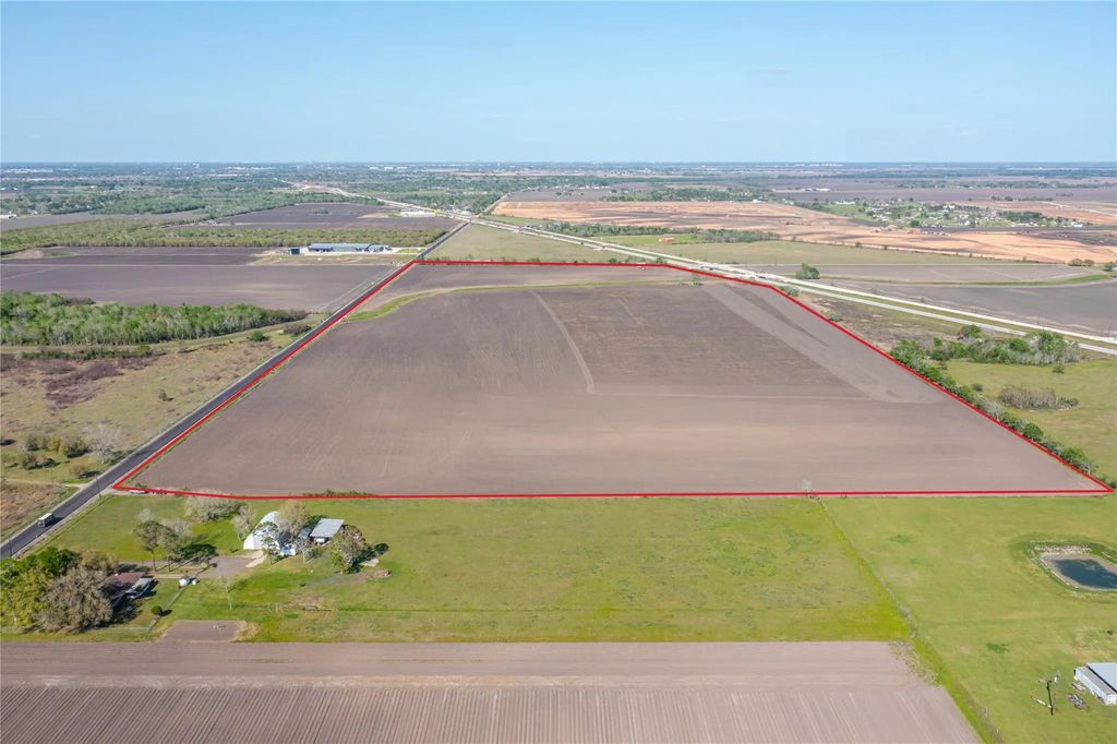 10010 Highway 36, Needville