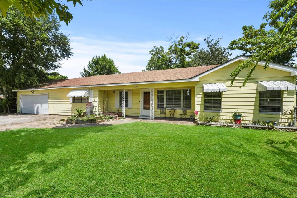2702 Mckinney Road, Baytown