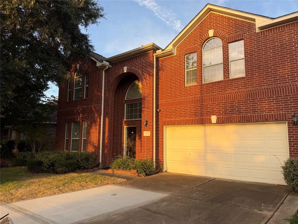 10331 Low Bridge Lane, Sugar Land