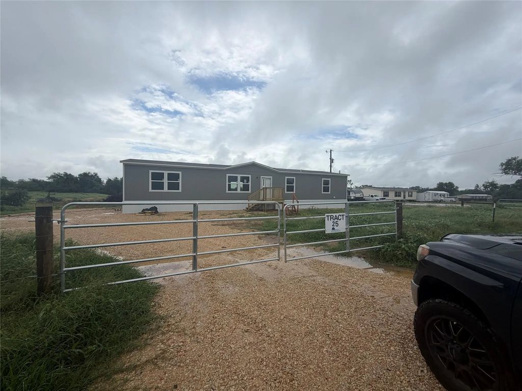 Lot 25 Cr 124 Road, Floresville
