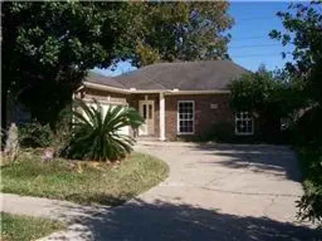 4824 Whispering Falls Drive, Houston