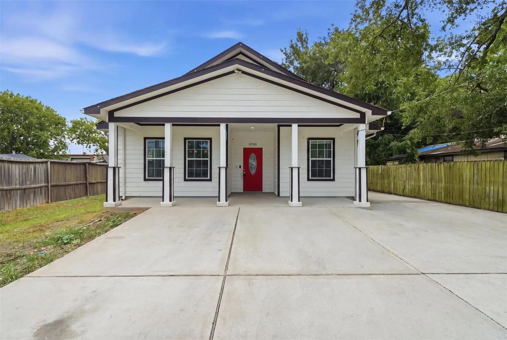 8708 Lawnridge Street, Houston