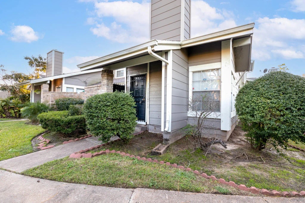 12102 Bob White Drive 121, Houston