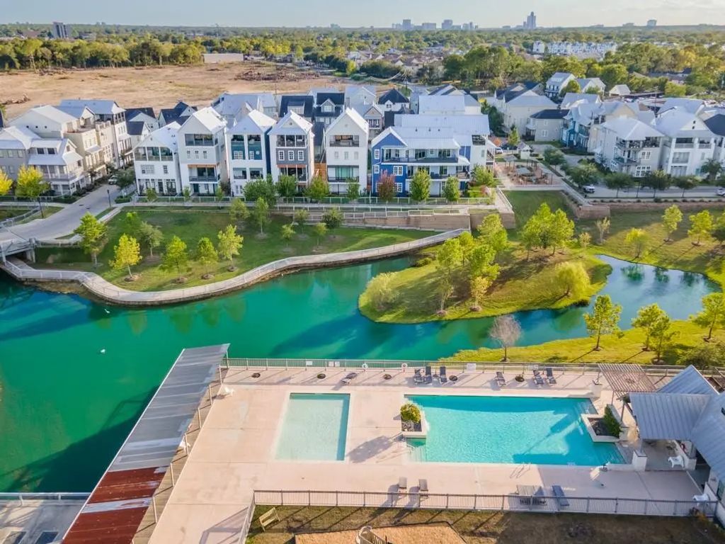 2618 Lake Kolbe Lane, Houston