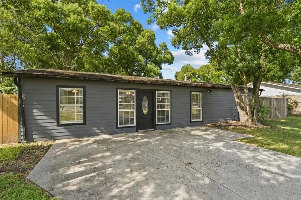 4501 E 38th Street, Dickinson
