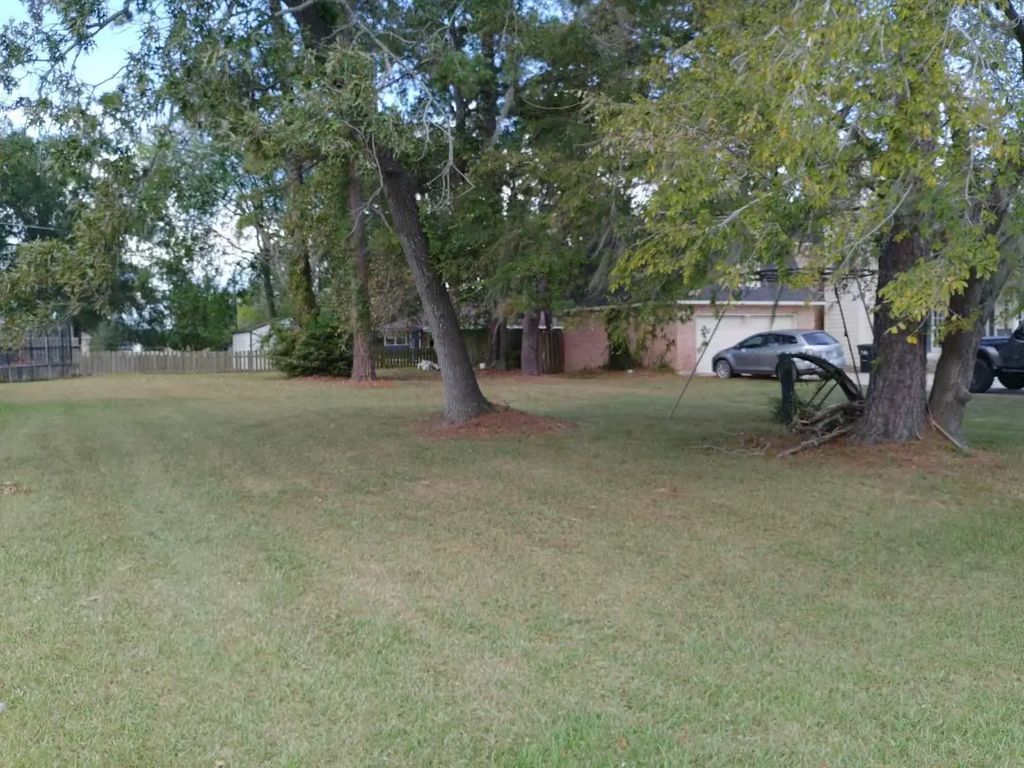3620 Shore Shadows Drive, Crosby