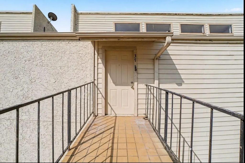 10075 Westpark Drive 37, Houston
