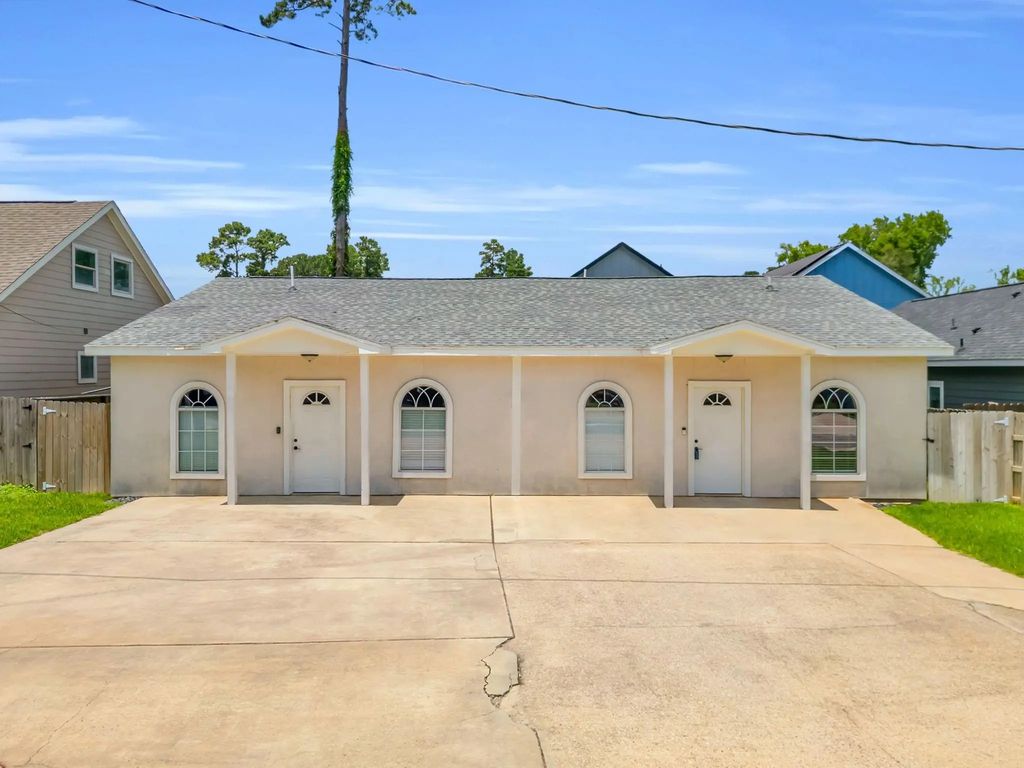16872 Kempwood, Montgomery