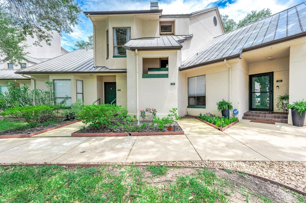 4144 Greystone Way 105, Sugar Land