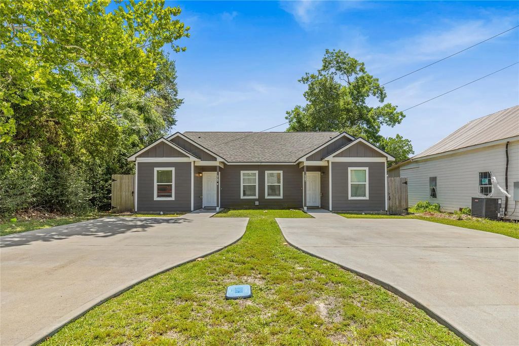 405 W Worsham Street, Willis