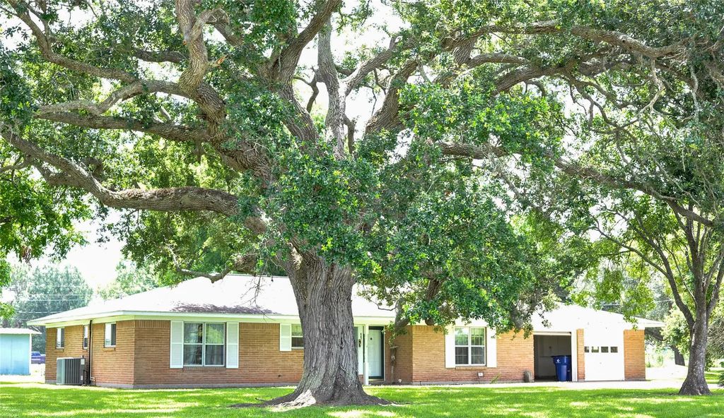 402 Peach Point Road, Jones Creek