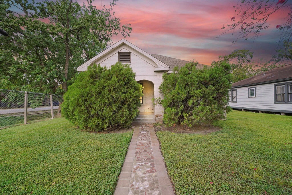 5307 Crane Street, Houston