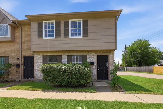 12449 Sharpview Drive 2449, Houston