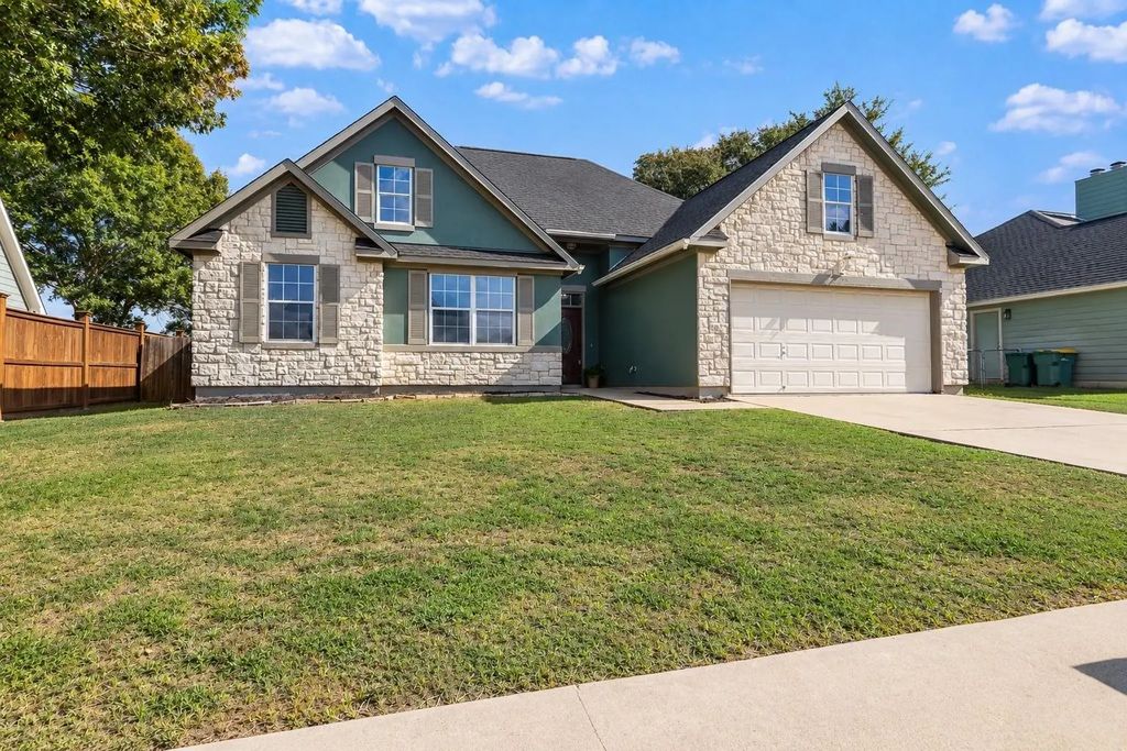 340 Rose Mayer Loop, La Grange