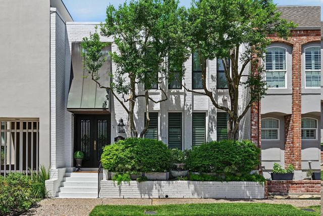 2216 Amberly Court, Houston