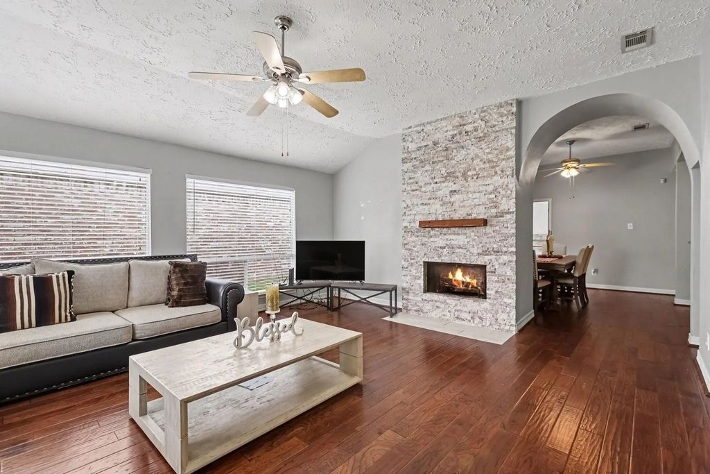 16147 New Field Drive, Houston