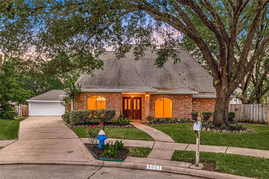 8007 Suspiro Drive, Houston