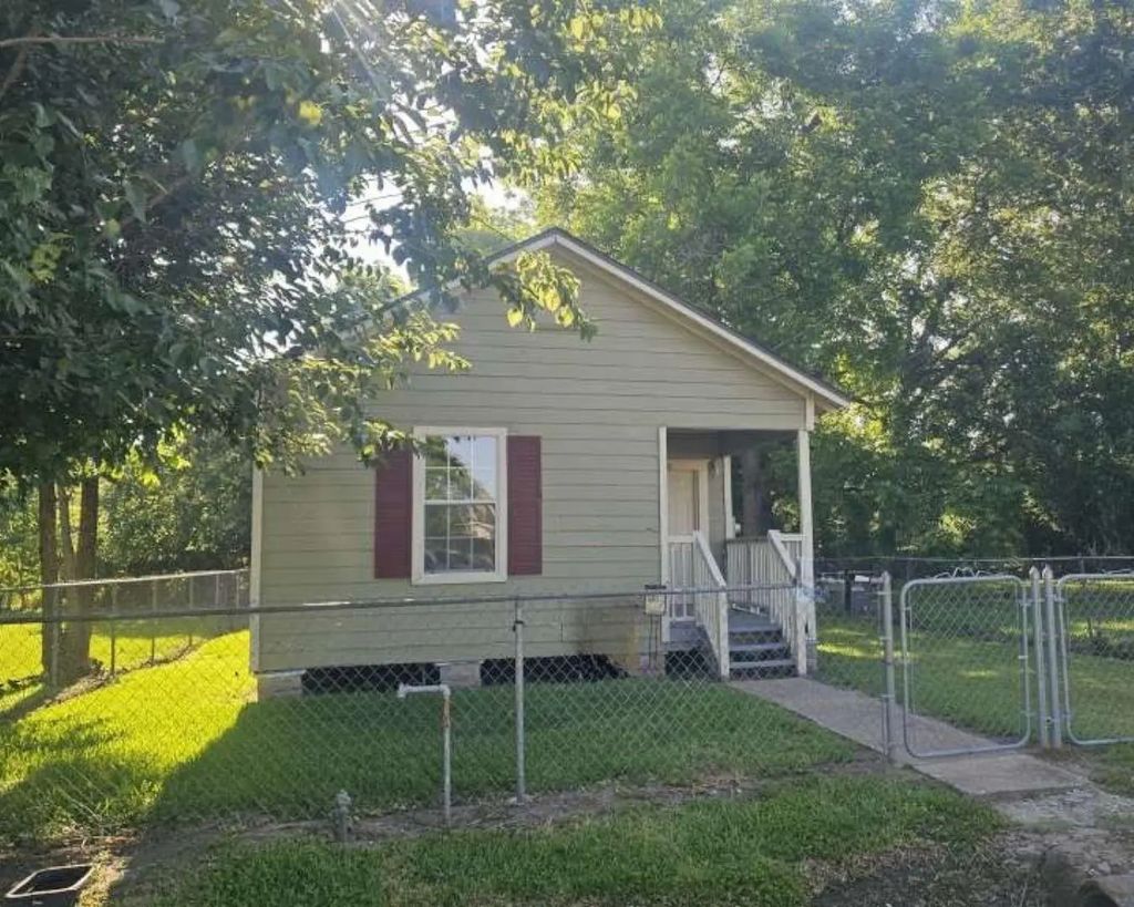 4520 Falls Street, Houston