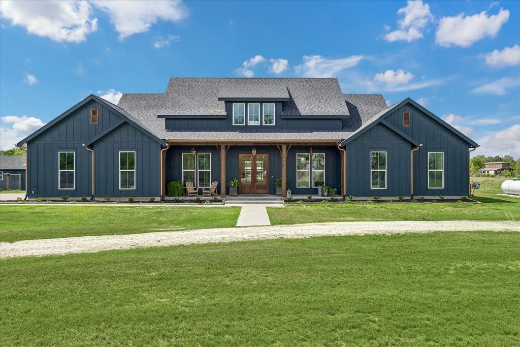 2610 County Road 163, Alvin