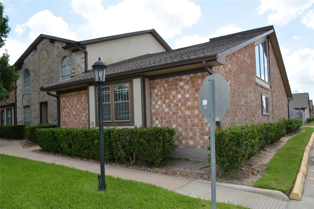 11526 S Kirkwood Road, Houston