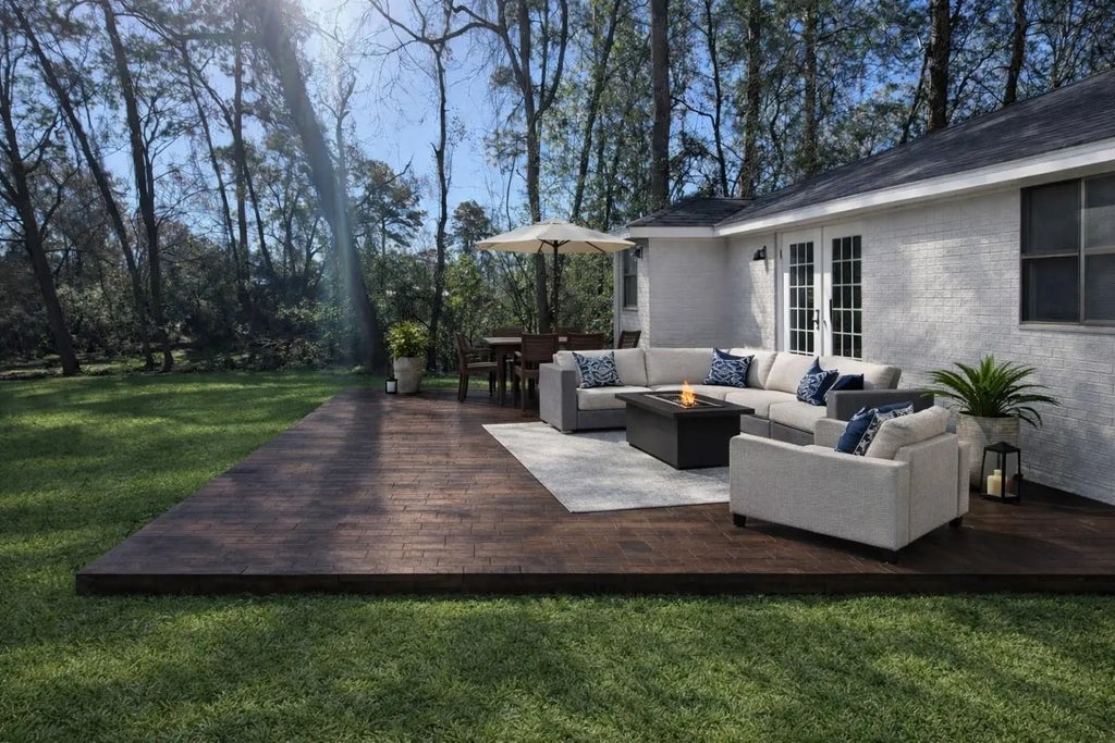 1910 Riverwood Trail, Spring