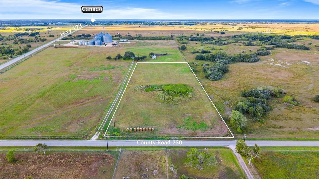130 County Road 230, Ganado
