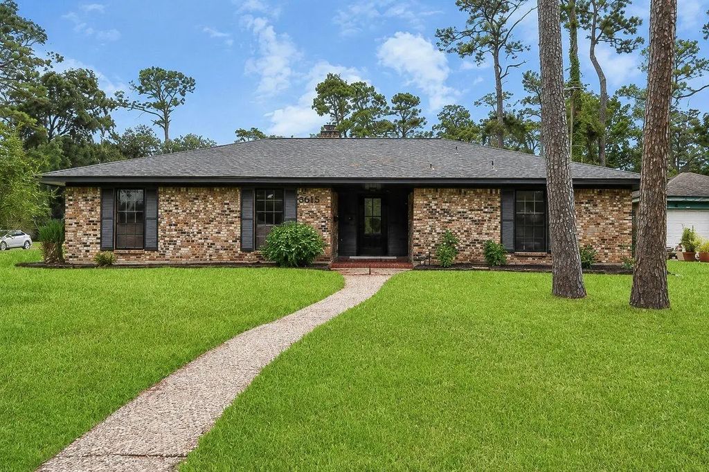 3013 Woodland Drive, Dickinson