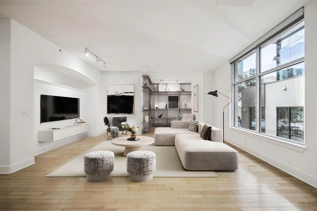 1901 Post Oak Boulevard 204, Houston