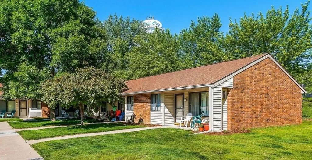 602 W Van Dorn Street, Other