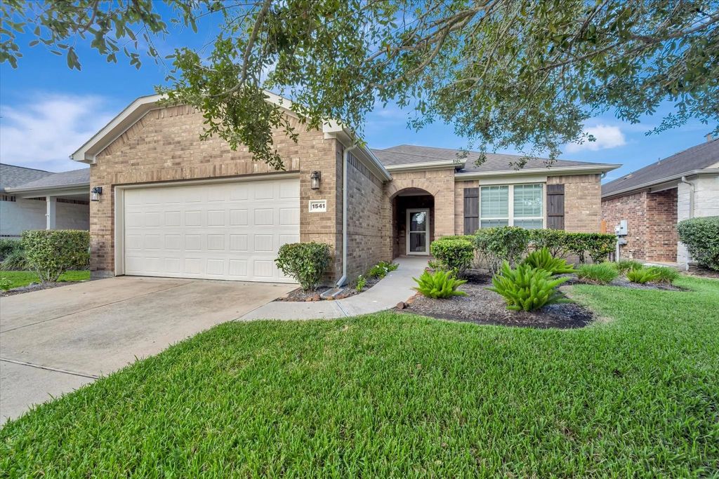 1541 Tuscan Village Drive, League City