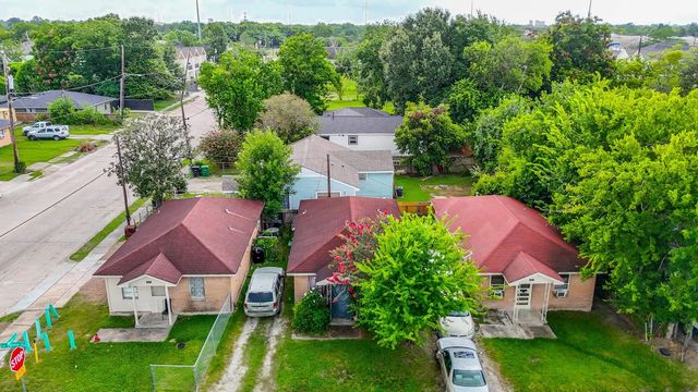 7523 La Salette Street, Houston