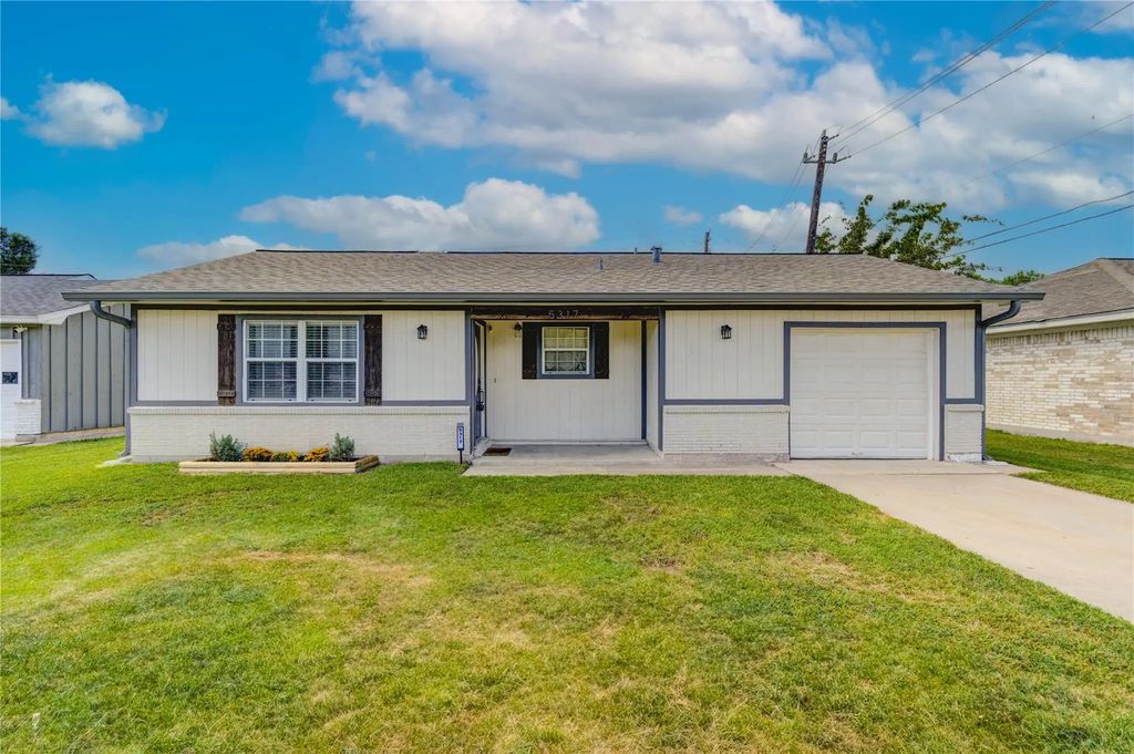 5317 Crestmont Street, Baytown