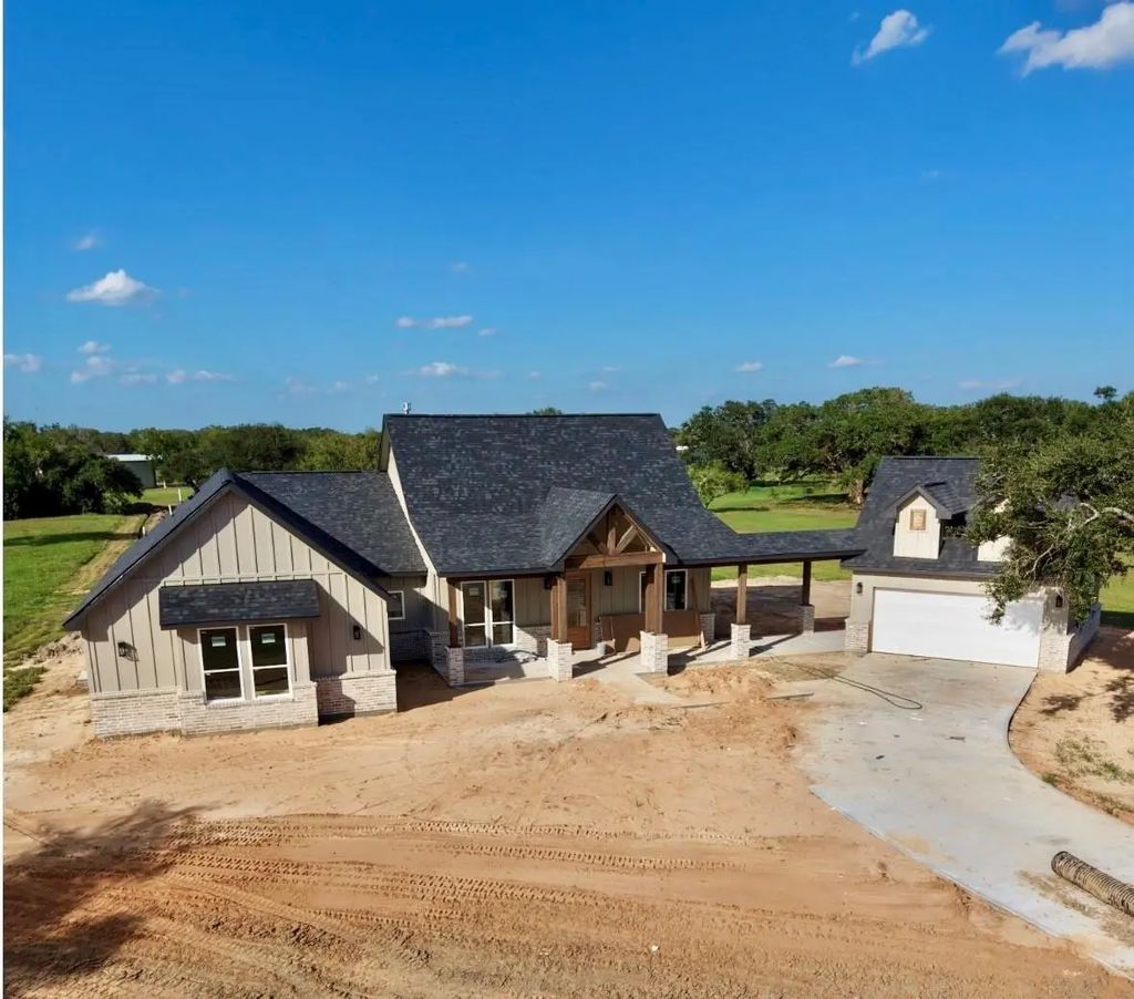 13 Center Tree Drive, Palacios