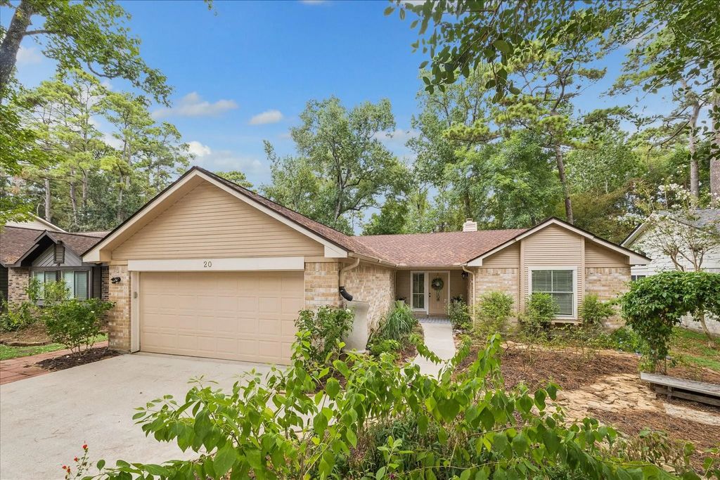 20 Edgewood Forest Court, The Woodlands