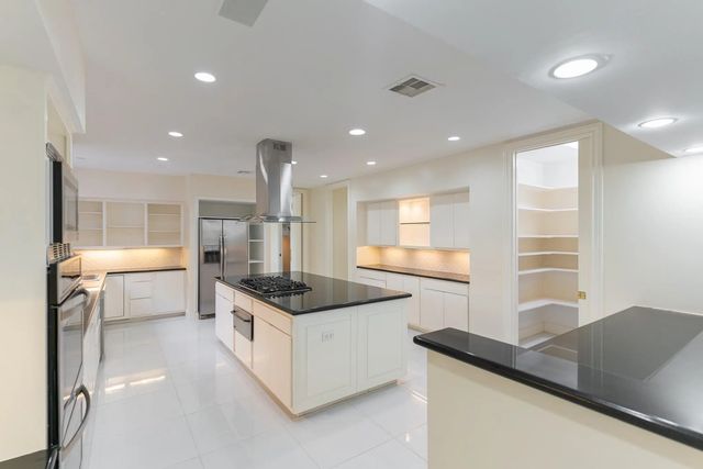 8800 Woodway Drive 10, Houston