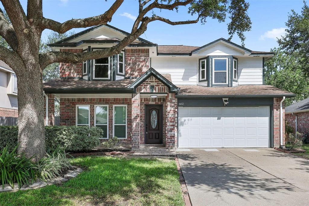 602 Oak Briar Drive, Kemah