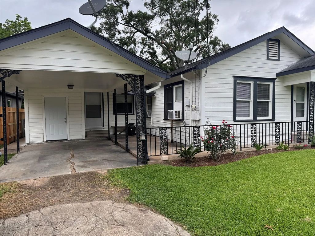 1614 W Sidnor Street, Alvin