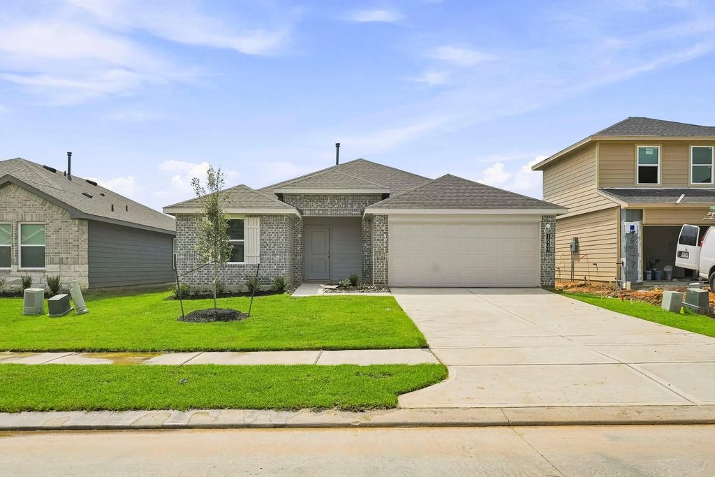 16543 Pinecone Grove Street, Magnolia