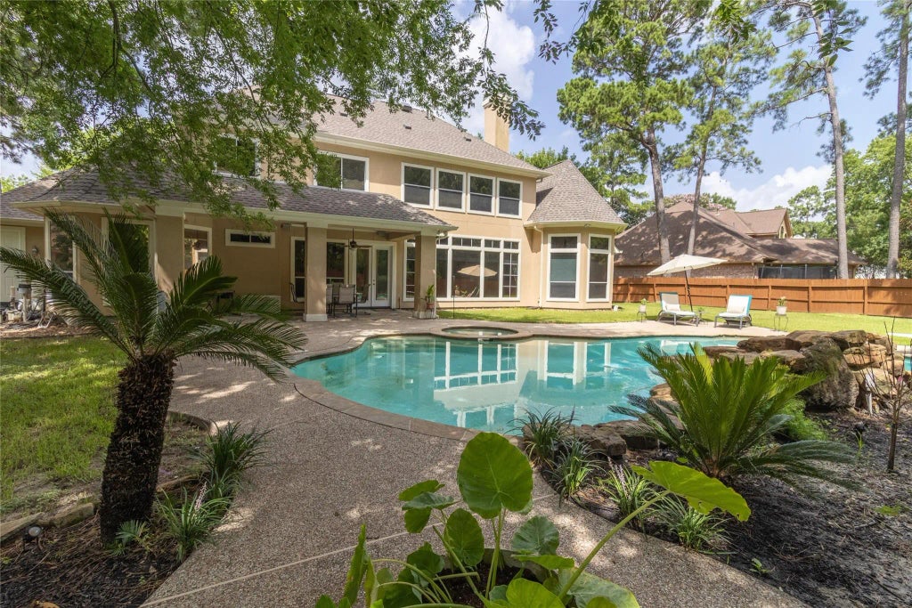 1614 Lake Wilderness Lane, Houston