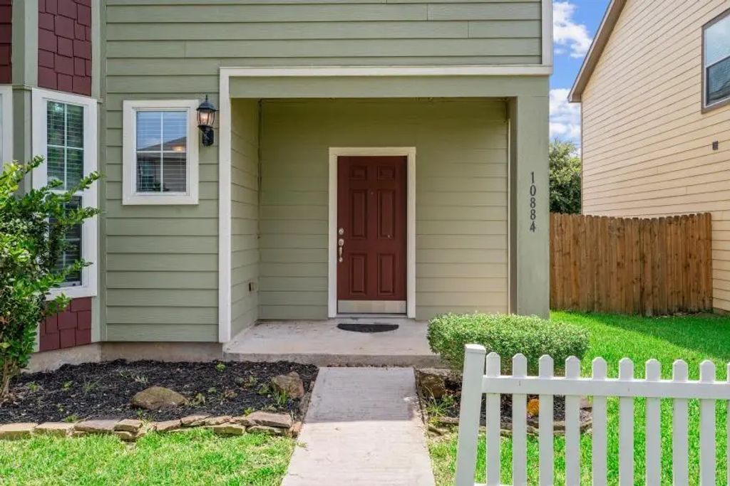 10884 S Lake Mist Lane, Willis