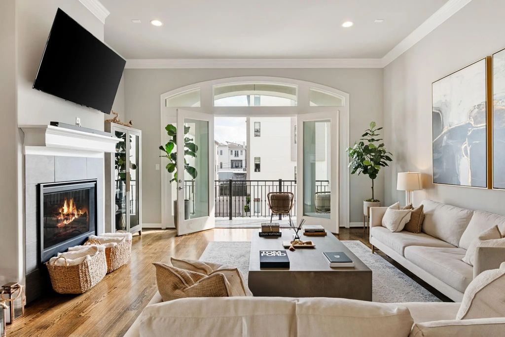 306 W Saulnier Street, Houston