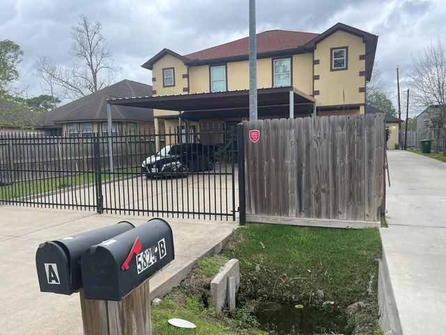5829 Hartwick Road, Houston