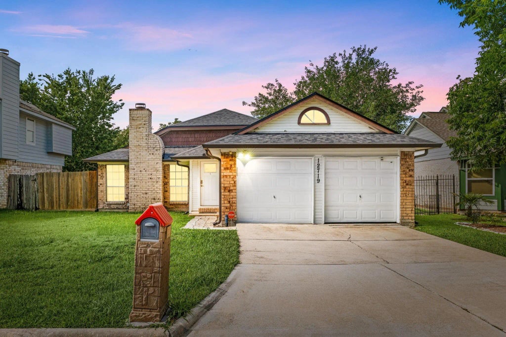 12719 Ashford Brook Drive, Houston