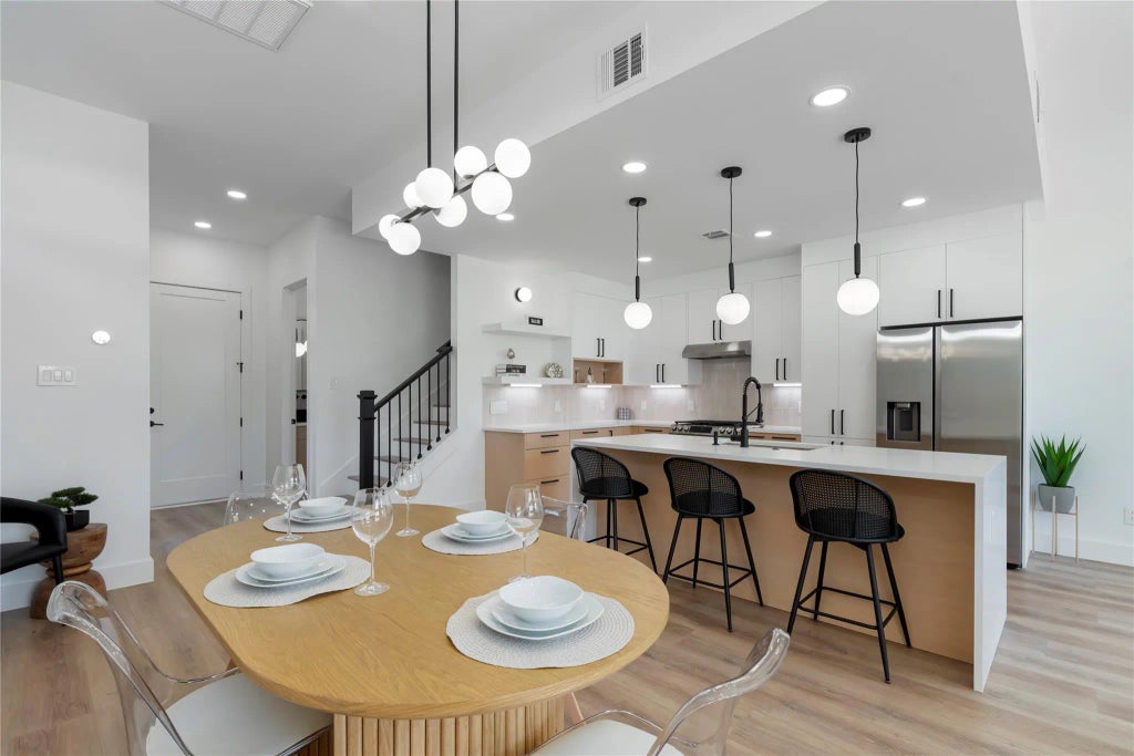 3115 Armada Drive B, Houston